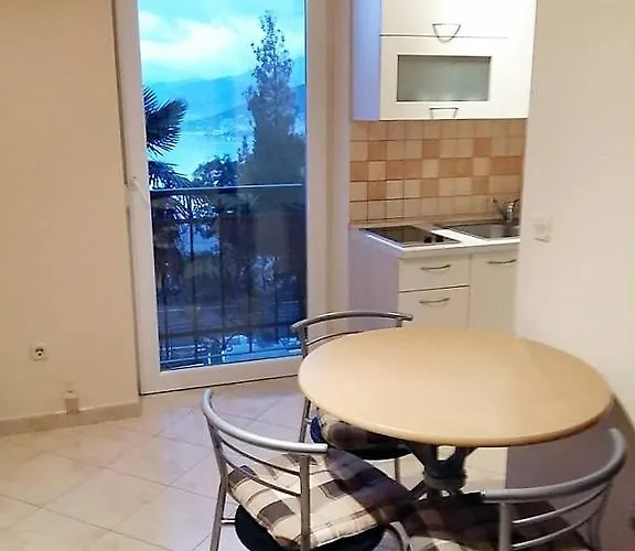 דירה Apartmants Jusic אופטיה