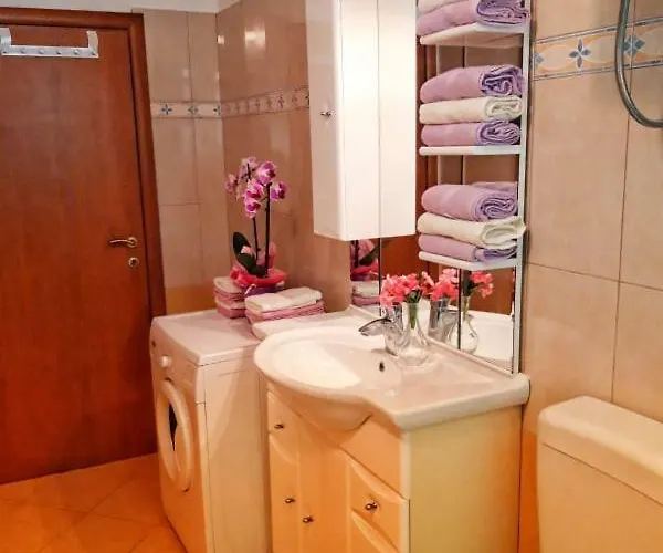 Apartmants Jusic דירה אופטיה