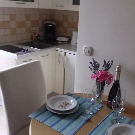 Apartmants Jusic 아파트 *