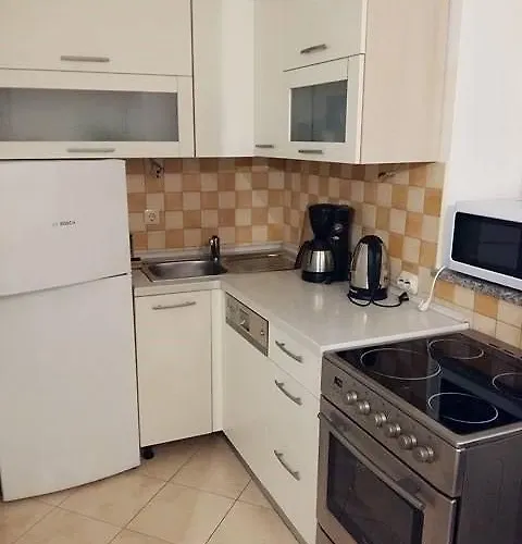 Apartmants Jusic شقة *